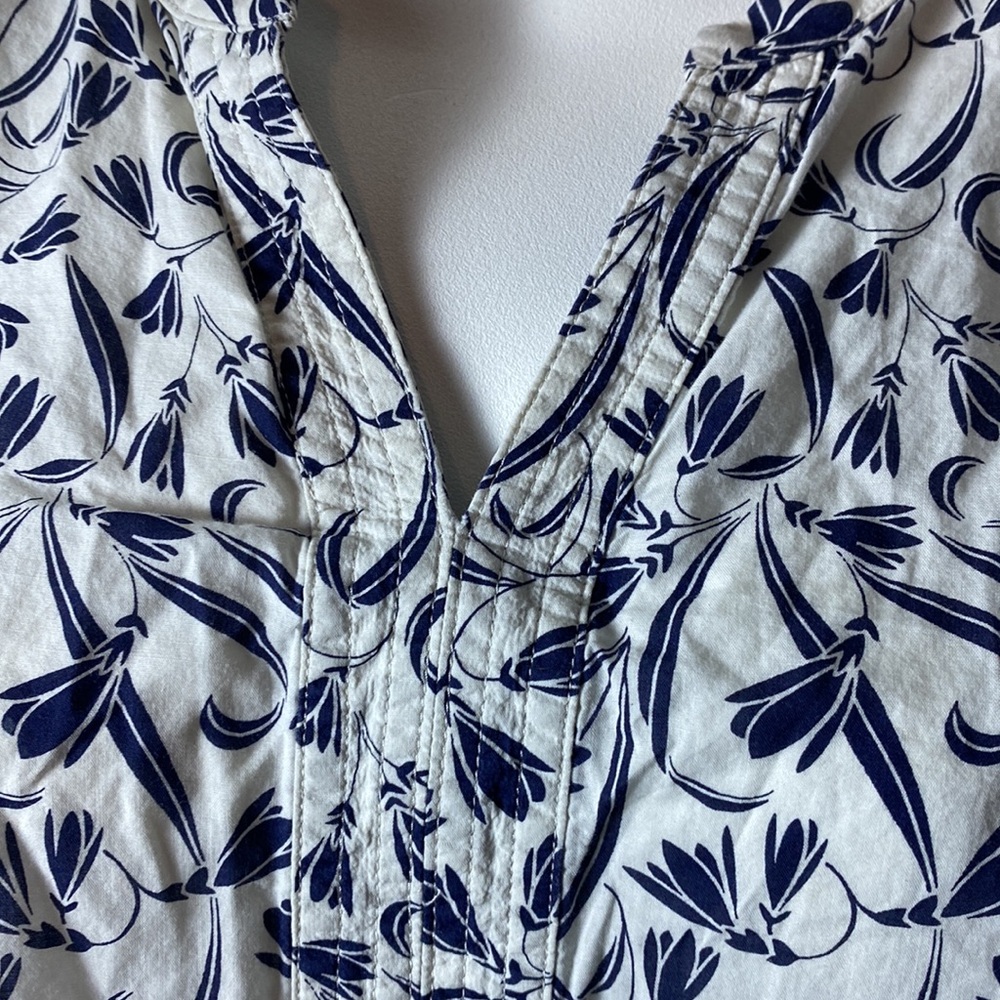Talbots floral tunic with decorative sleeve accents 100% Cotton Size Large - Picture 3 of 8